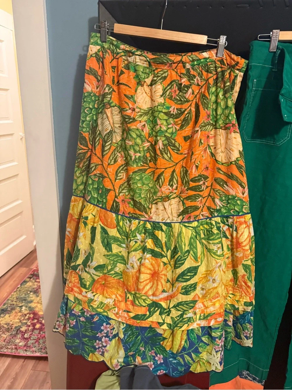 Farm Rio Tiered Floral Midi Skirt - L - Picture 2 of 5